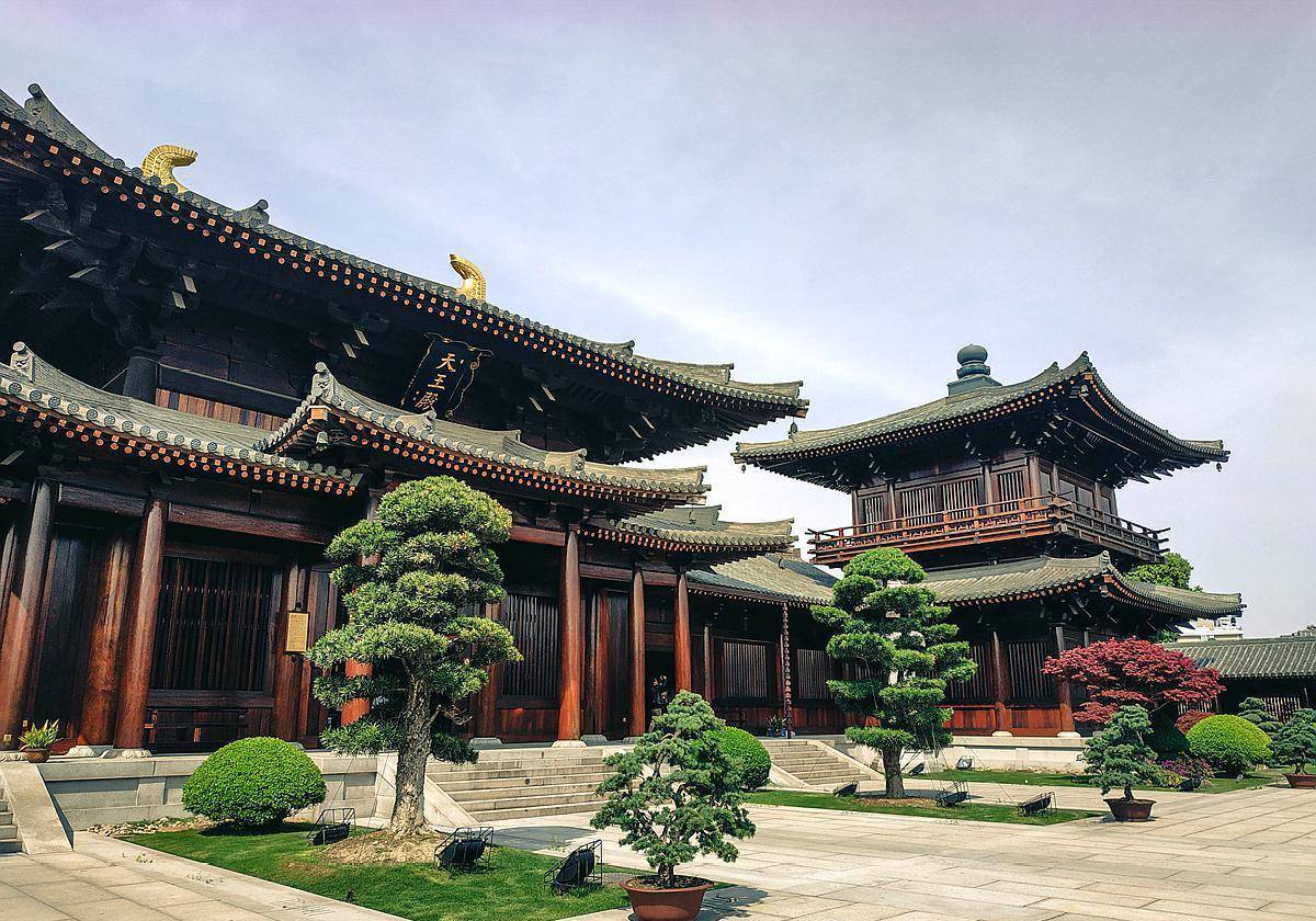 上海宝山有座寺院,中国最大仿唐木结构,宫殿式寺院难得一见